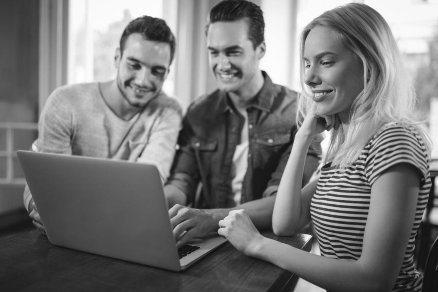 Detaillierte Kostenaufschlüsselung für Finanzanalysedienste